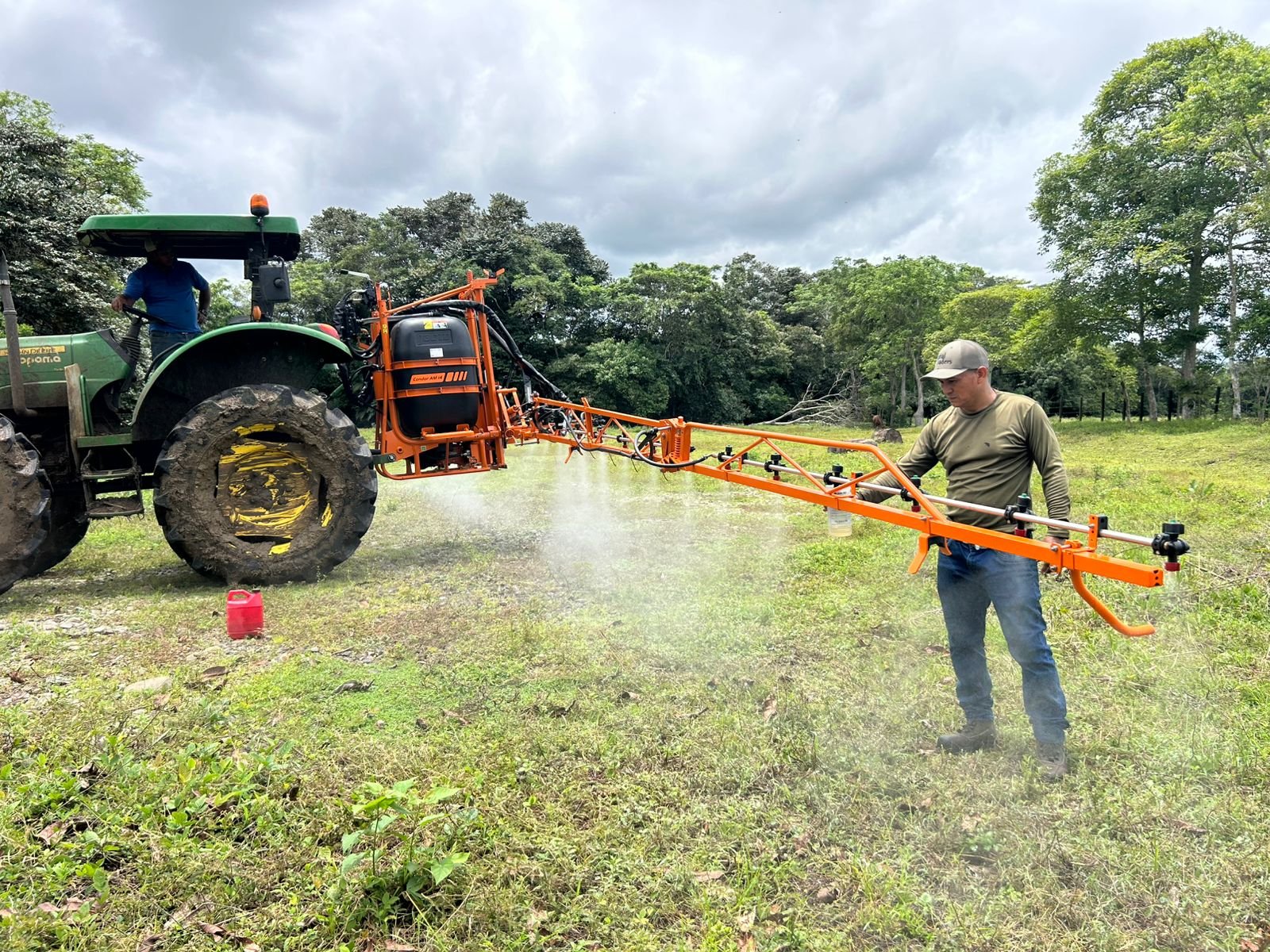 Entrega Técnica del Jacto Condor 600 AM14 en Tortí de Chepo